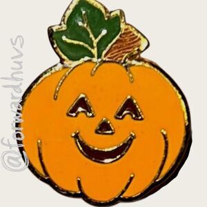 1983 Hallmark Pumpkin Pin – Gold Tone – 5/8” x 3/4”